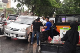 Aksi Solidaritas di Bulan Ramadan, Genpatra Bagikan Ribuan Takjil di Gresik Utara 