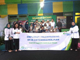 Employee Volunteering, BPJS Ketenagakerjaan Sidoarjo Krian Berbagi Bahagia di Panti Asuhan