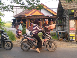 Aksi Nyata Laskar Pantura Bagi-bagi Takjil Gratis