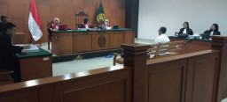 Agenda Sidang Pembelaan Terdakwa AH di PN Timur, PH Korban: Jangan Giring Opini!