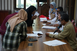 250 Santunan Dhuafa Disalurkan Kolaborasi YBM PLN UIT JBM dan Kelurahan Ketegan Sambut Idul Fitri 1447 H