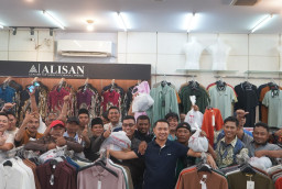 Perdana Dan Sejarah di Riau, Wabup Pelalawan Peduli Insan Pers Menjelang Idul Fitri.