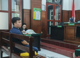 Vincentius, Anak Terdakwa Hermanto Oerip, Dicecar Jaksa; Hakim Pertanyakan Jawaban Tidak Tahu
