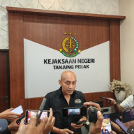 Kejari Tanjung Perak Geledah PD Pasar Surya, Usut Dugaan Korupsi Sewa Stand Tahun 2024–2025
