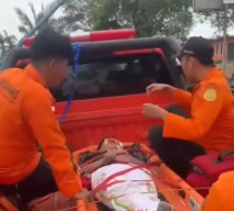 Pendaki Jatuh dari Tangga 1000