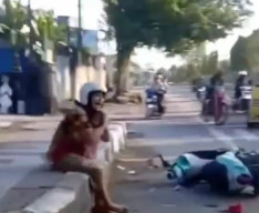 Ibu Bawa Anak Dijambret, Pelaku Lari Tabrak Ibu-Ibu yang Lain