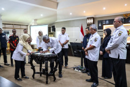 Urus KTP Kini Bisa Sejam Jadi, Pemkot Kediri Percepat Layanan Adminduk dari Kelurahan hingga Digital