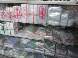 Kenaikan Harga Plastik Mulai Terasa di Kediri, Disperdagin Masih Pantau