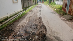 Baru Selesai Dibangun, Jalan Kedaleman Amblas Diduga Akibat Pembangunan Koperasi Merah Putih