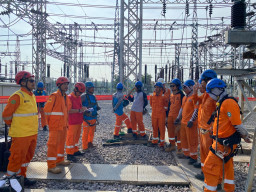 PLN UIT JBM Perkuat Peralatan Gardu Induk Manisrejo dan Ngawi