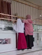Viral! Diduga THR Miliknya Dibelikan Emas, Sirna Harapan Sang Anak Hingga Menangis Histeris 