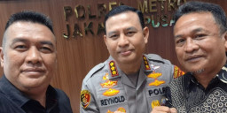 PWI Pusat Serahkan Berkas Penyelesaian Sengketa PWI ke Kapolres Jakarta Pusat