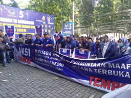 Demo, Kader NasDem Jember Ramai Sikapi Sampul Majalah Tempo