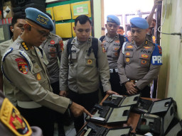 Divpropam Polri Bersama Slog Polri Melaksanakan Pemeriksaan Senpi, Guna Pengecekan Fisik Dan Teknis Senpi