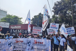 Buruh di Depok Demo Tuntut Hak, Perusahaan Sampaikan Kebijakan Sudah Sesuai Prosedur