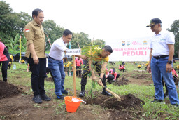 Polres Madiun dan Perhutani Tanam 2.250 Pohon di Kare, Wujud Nyata Peringatan Hari Bumi 2026