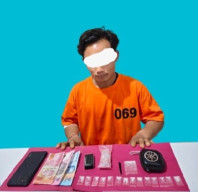 Pengedar Sabu Desa Air Emas Tak Berkutik Digerebek Unit Sat Narkoba Polres Pelalawan