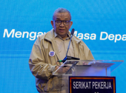 Wamenaker: Dunia Kerja Tak Hanya Lihat Ijazah, tapi juga Kompetensi