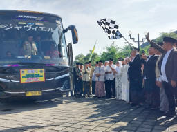 Sebanyak 457 Jamaah Haji Asal Madiun, Diberangkatkan ke Asrama Haji Surabaya