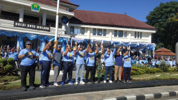 Wali Kota Malang Ajak Kurangi Plastik, Pimpin Gowes ASN di HUT ke-112 Kota