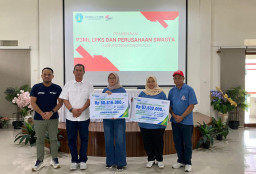 BPJS Ketenagakerjaan Serahkan Santunan Bagi Ahli Waris Tenaga Medis di Ponorogo