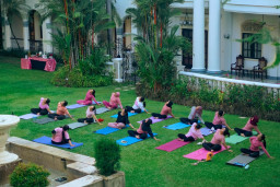 Hotel Majapahit Genjot Segmen Wellness Premium Lewat Program Sunset Yoga