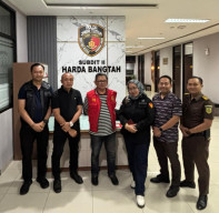 Notaris Lutfi Afandi, Buronan Penipuan Rp4,2 Miliar, Ditangkap dan Dieksekusi ke Rutan Medaeng