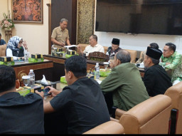 Kasus Peluru Nyasar di SMPN 33 Gresik Diadukan ke DPRD Jatim, Minta Dimediasi