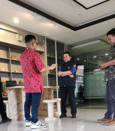 Aspidsus Kejati Jatim Geledah Dinas ESDM Jatim, Kantongi Bukti Transfer