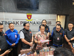 Kadis ESDM Jatim Aris Mukiyono Ditetapkan Tersangka Dugaan Pungli Perizinan