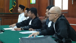 Pengedar Sabu di Menganti, Rochmad dan Tri Sutrisno, Diadili di PN Surabaya