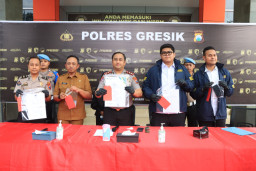 Polres Gresik Tangkap Tersangka Penipuan Rekrutmen ASN dengan Modus Jual Beli SK Palsu