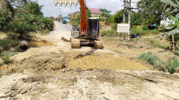 PT. Arara Abadi Bangun 4 KM Jalan Aspal Tipe A Program CSR