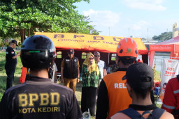 Peladu Sungai Brantas Datang, BPBD Kota Kediri Patroli dan Imbau Warga Waspada