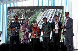 APL Resmikan Pembangkit Listrik Tenaga Surya (PLTS) Atap di Fasilitas Jawa Timur, Dukung Transisi Energi Hijau Indonesia