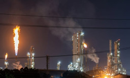 Akibat Kebocoran Gas Amoniak, yang Diduga Berasal dari PT Petrokimia Gresik, Warga Alami Gangguan Pernapasan