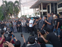 DPRD Jember Teken Tuntutan Massa, Sepakat Dorong Evaluasi MBG hingga KDMP