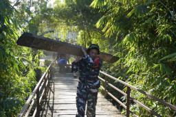 Gelora TMMD 129 Bojonegoro: Aksi Babinsa Kedungadem Bakar Semangat Gotong Royong Warga Kesongo