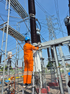 Tingkatkan Keandalan Sistem Kelistrikan, PLN UPT Surabaya Lakukan Pemeliharaan Trafo di GIS 150 kV Waru