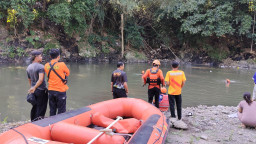 Liburan ke Sungai Berujung Duka, Bocah 13 Tahun di Jember Tewas Tenggelam saat Kejar Sandal Hanyut