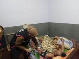 Hamila Bertahan Melawan Stroke di Usia Senja, Kebahagiaannya Kini Datang saat Dokter Rutin Mengunjungi Rumah