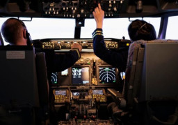 Bareskrim Ciduk Pilot Maskapai Bawa 70 Ribu Butir Ekstasi dan Sabu dengan Berat 26 Kg
