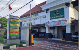 Pencopotan Kajari Tuban dkk, Penyuap dan Pelapornya Diduga Pegawai Perempuan Kejari Tuban Sendiri