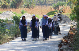 Derap Langkah Patriot Muda di Lintas Beton Kesongo: Pembuktian Sinergi TNI-Rakyat Lewat TMMD 129 Bojonegoro