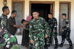 Jalinan Kekeluargaan Takkan Putus, Satgas TMMD 129 Bojonegoro Pamitan dengan Warga Kesongo