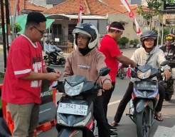 Tak Hanya Bagikan Bendera, Ada Lomba Unik di Balik Pelayanan SIM Satpas Colombo