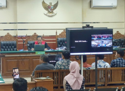 Sidang Tipikor: Maidi Bantah Suruh Heri Tawang Dirikan CV dan PT, Saksi Tetap Kukuh pada Keterangan