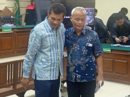 Sidang Tipikor: Direktur Perumda Ungkap Penyerahan Uang dan Barang CSR ke Rumah Dinas Maidi