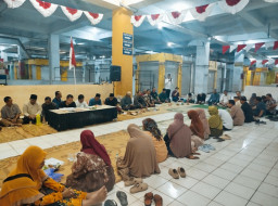 Jelang Putusan PTUN, Puluhan Pedagang Pasar se-Kota Madiun Gelar Doa Bersama