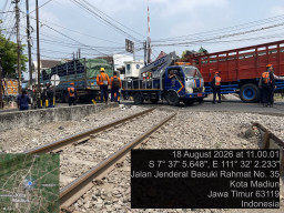 Truk Tronton Mogok di JPL 136 Madiun, 4 Perjalanan KA Terlambat